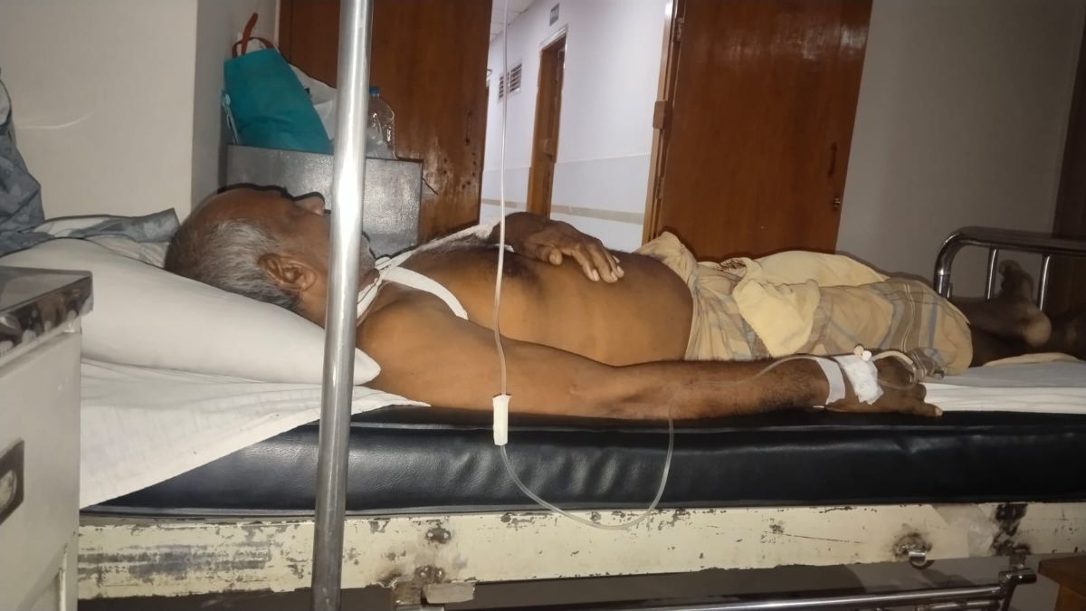 চিকিৎসাধীন ফনিন্দ্র কর্মকার