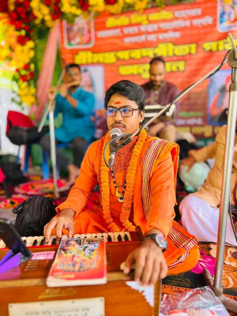 ধর্ম ও সংস্কৃতির ধারক আজ হাসপাতালের বিছানায় অর্থকষ্টে জর্জরিত: গীতাপাঠক নান্টু দেবনাথের চিকিৎসায় এগিয়ে আসার আহ্বান