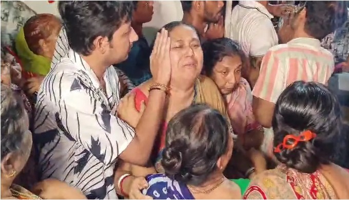 সাংবাদিক দেবাশীষ ও ছেলের শেষকৃত্য, স্ত্রী-শ্বশুরের দাফন 